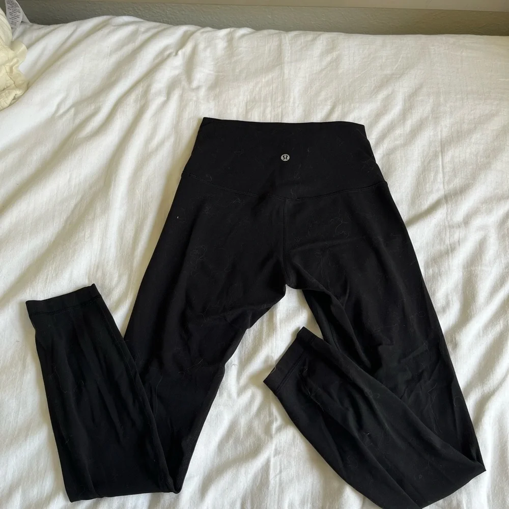 Lululemon Align High Rise 25” Size 4 Black - Picture 2 of 3